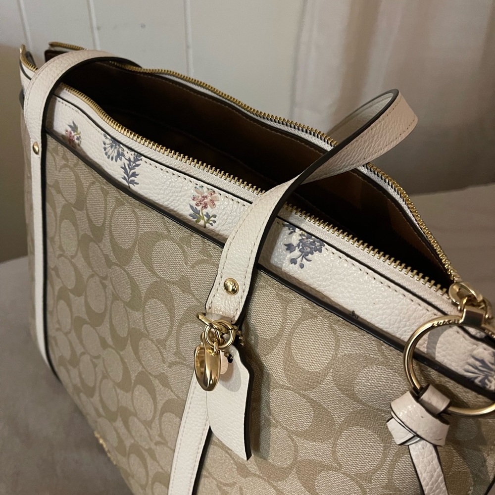 Large Coach Tote - Picture 5 of 7